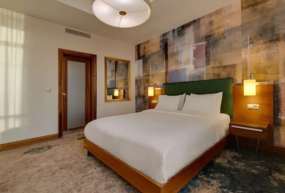 هتل دابل تری هیلتون